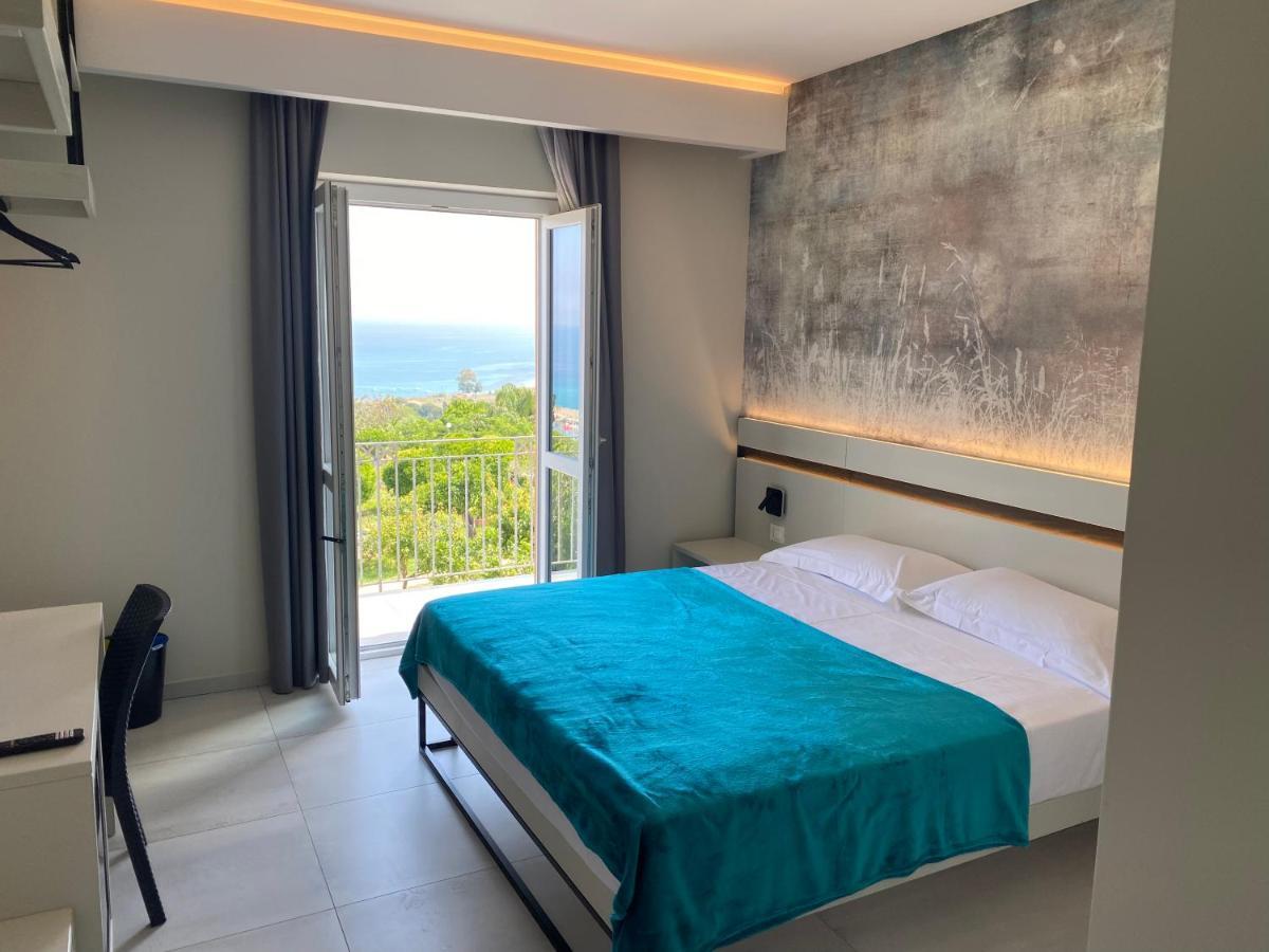 Gabriel Holidays Tropea Extérieur photo